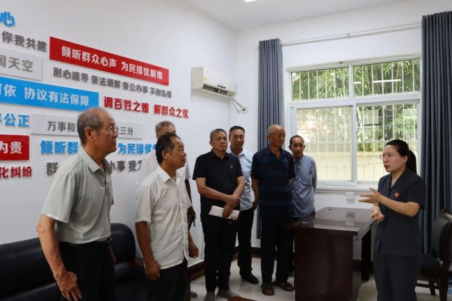     法徽映戎装  司法暖军心——红泥湾法庭邀请退役军人参加法庭开放日活动  